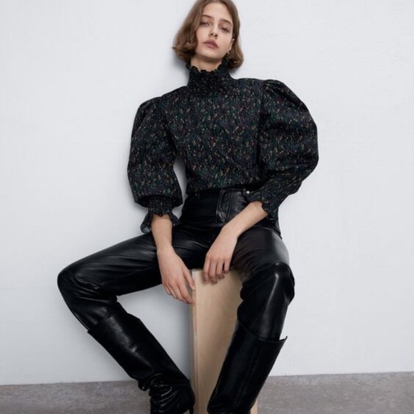 Zara Victorian-inspired puffy sleeved smocked top XS - Picture 3 of 4